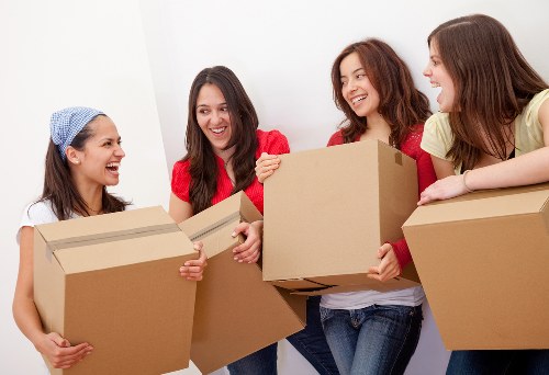 Moving truck loading support for furniture and boxes in Mitcham